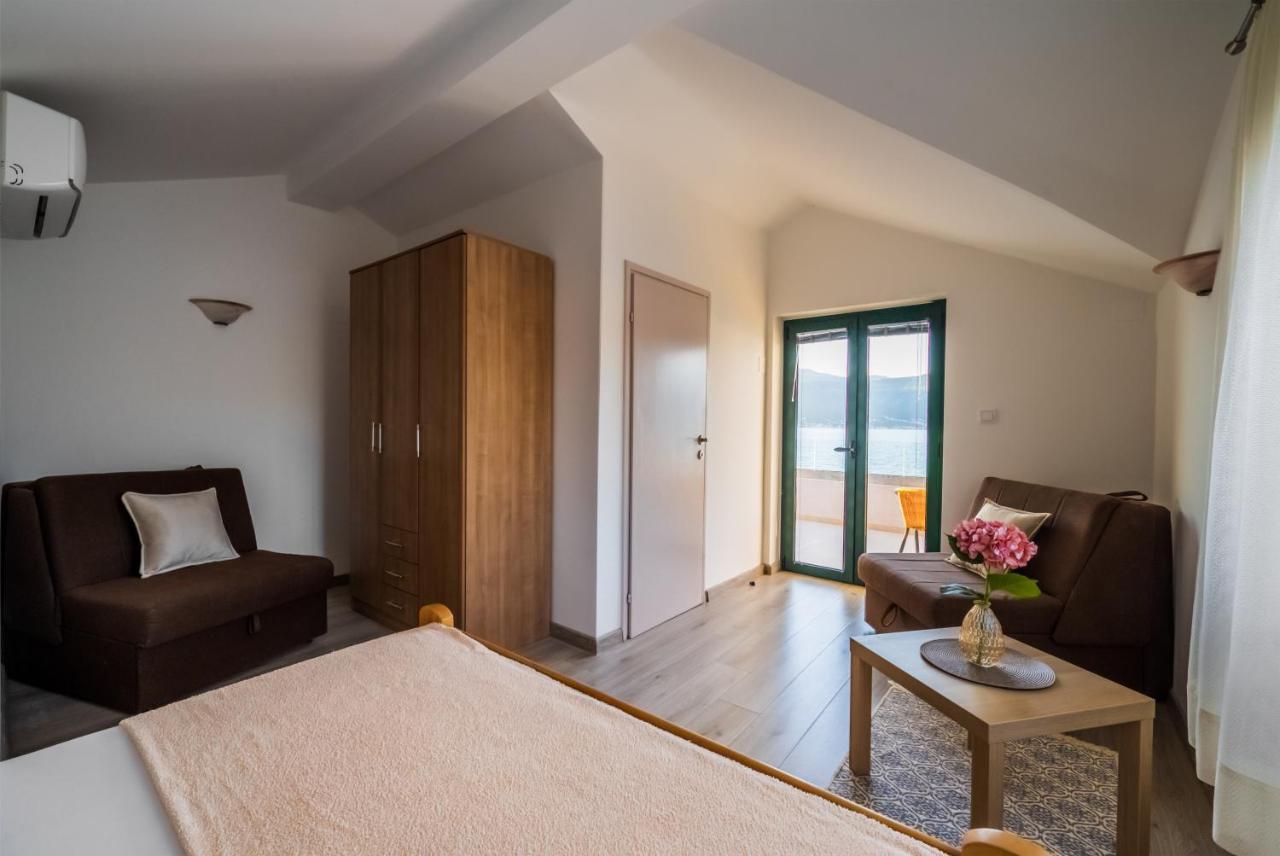 Apartments Ponta Krasici Tivat Buitenkant foto